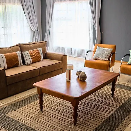 Karabo'S Nest Villa Johannesburg Exterior photo
