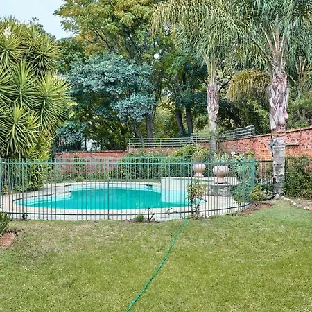 Karabo'S Nest Villa Johannesburg Exterior photo